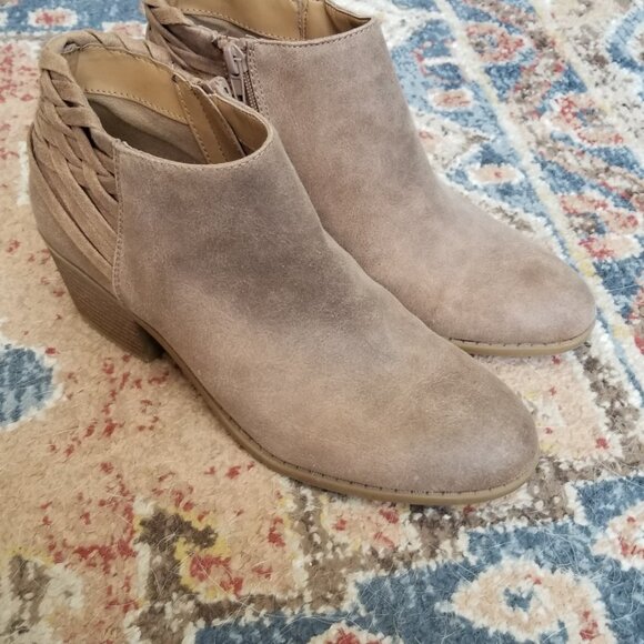 Fergalicious by Fergie ankle boots tan suede brand new size 8.5 - Picture 4 of 4